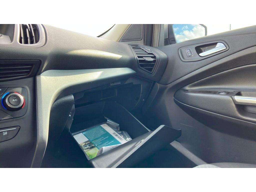 Certified 2017 Ford Escape SE w/ Equipment Group 201A image 26