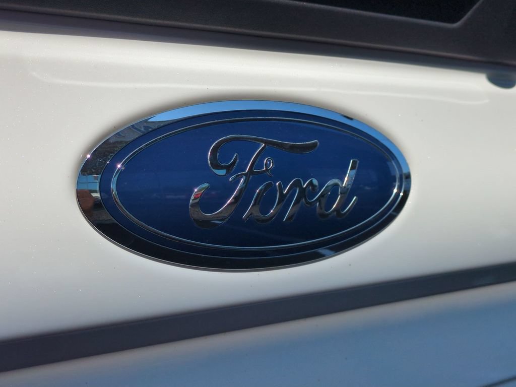 Certified 2022 Ford F350 Lariat w/ Tremor Off-Road Package AWD/4WD image 6