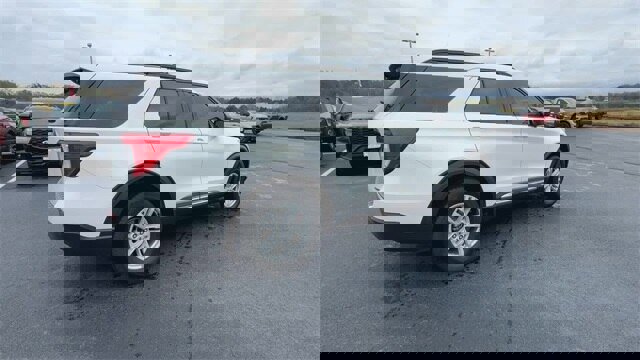 Certified 2023 Ford Explorer XLT image 8