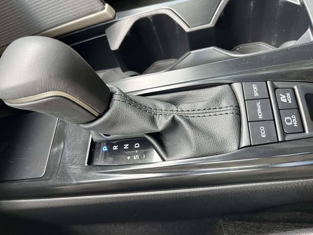 Used 2025 Toyota Camry SE w/ Convenience Package FWD image 31