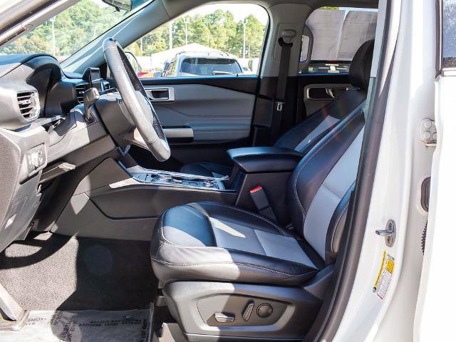 Certified 2022 Ford Explorer XLT w/ Equipment Group 202A image 19