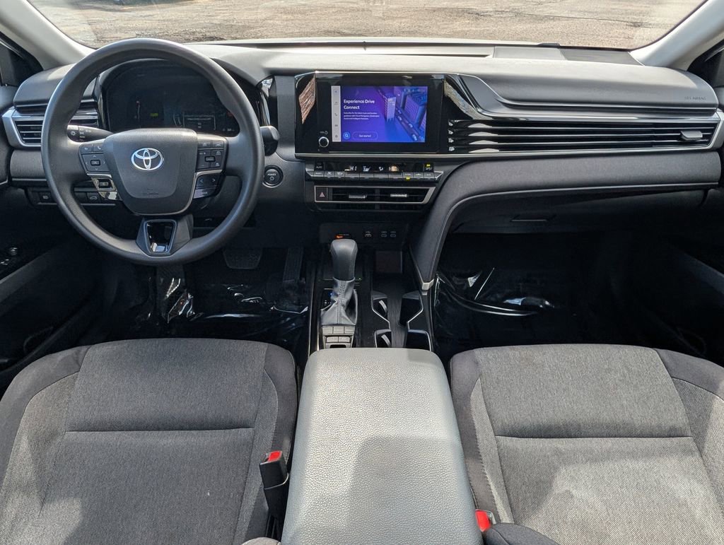 Used 2025 Toyota Camry LE image 12