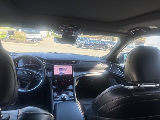 Used 2023 Jeep Grand Cherokee Overland AWD/4WD image 22