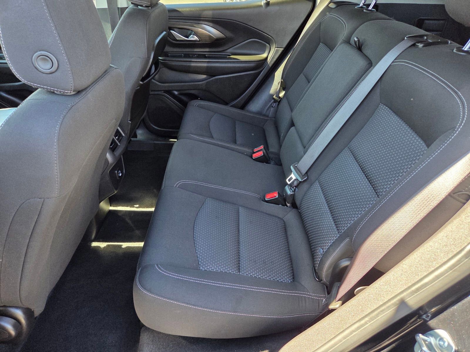 Used 2024 GMC Terrain SLE image 11