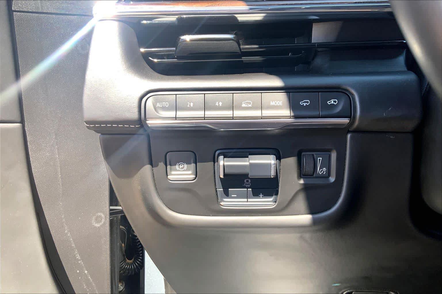 Used 2023 Cadillac Escalade Sport Platinum AWD/4WD image 36