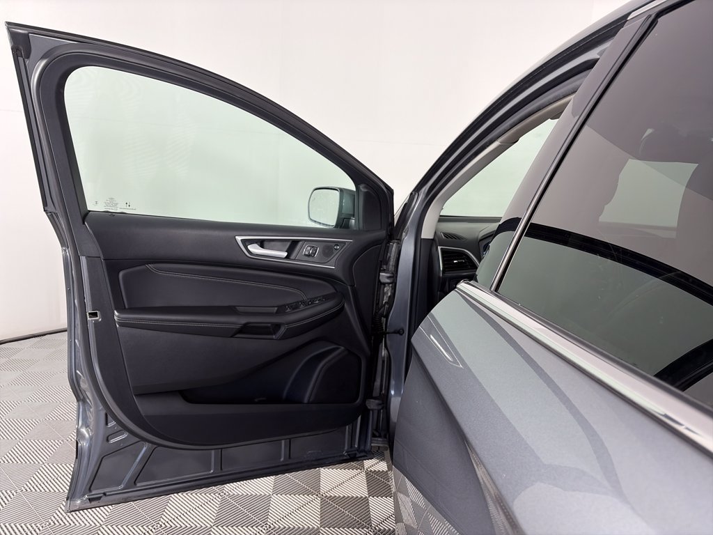 Certified 2024 Ford Edge Titanium AWD/4WD image 10