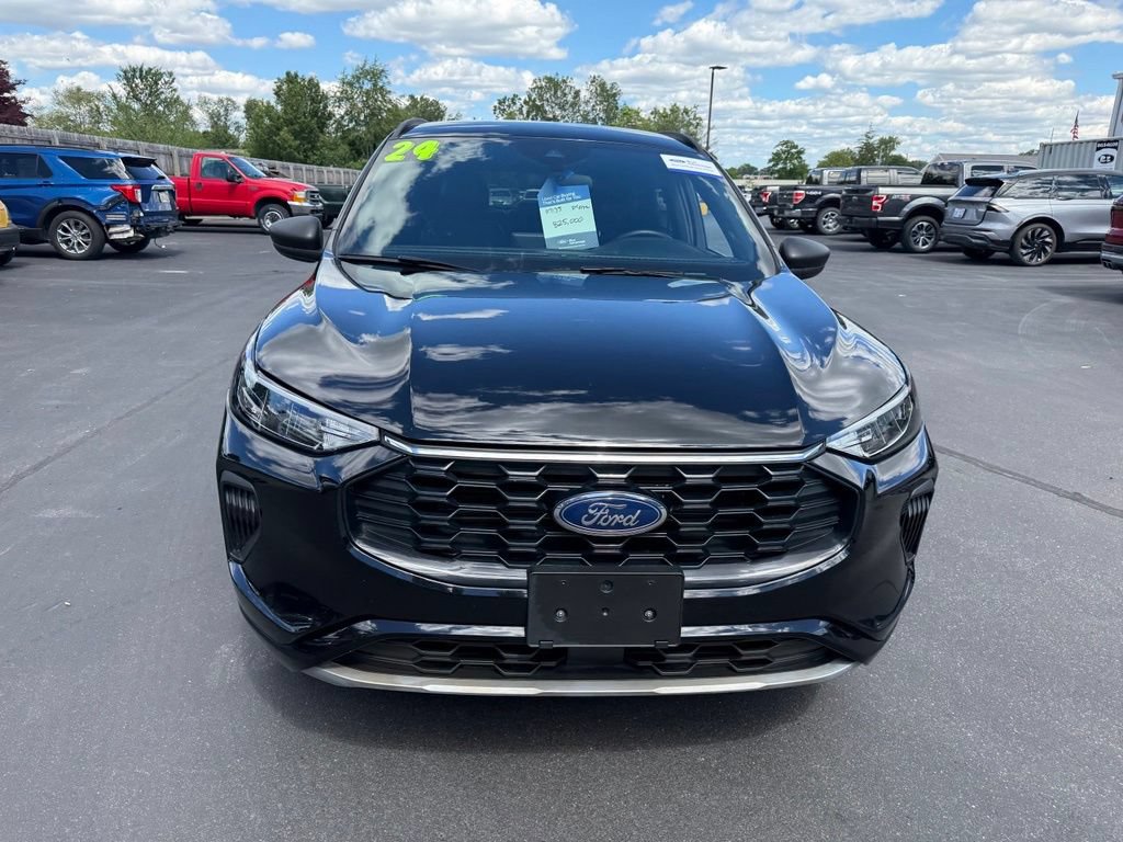 Certified 2024 Ford Escape ST-Line w/ Tech Pack #1 AWD/4WD image 6