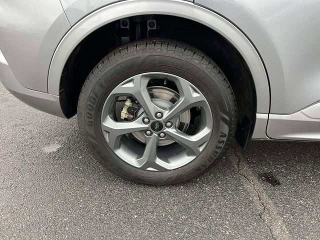 Certified 2023 Ford Escape ST-Line image 10