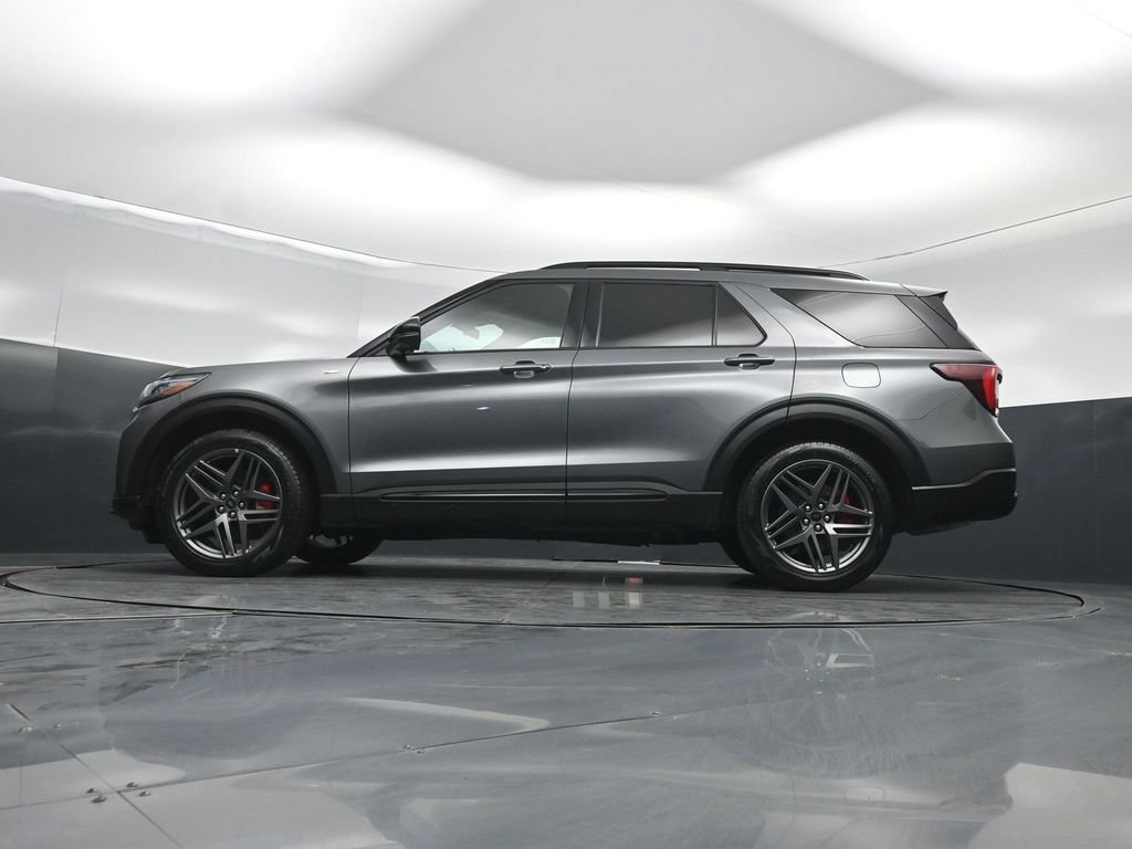 Certified 2025 Ford Explorer ST-Line w/ ST-Line Street Pack AWD/4WD image 8