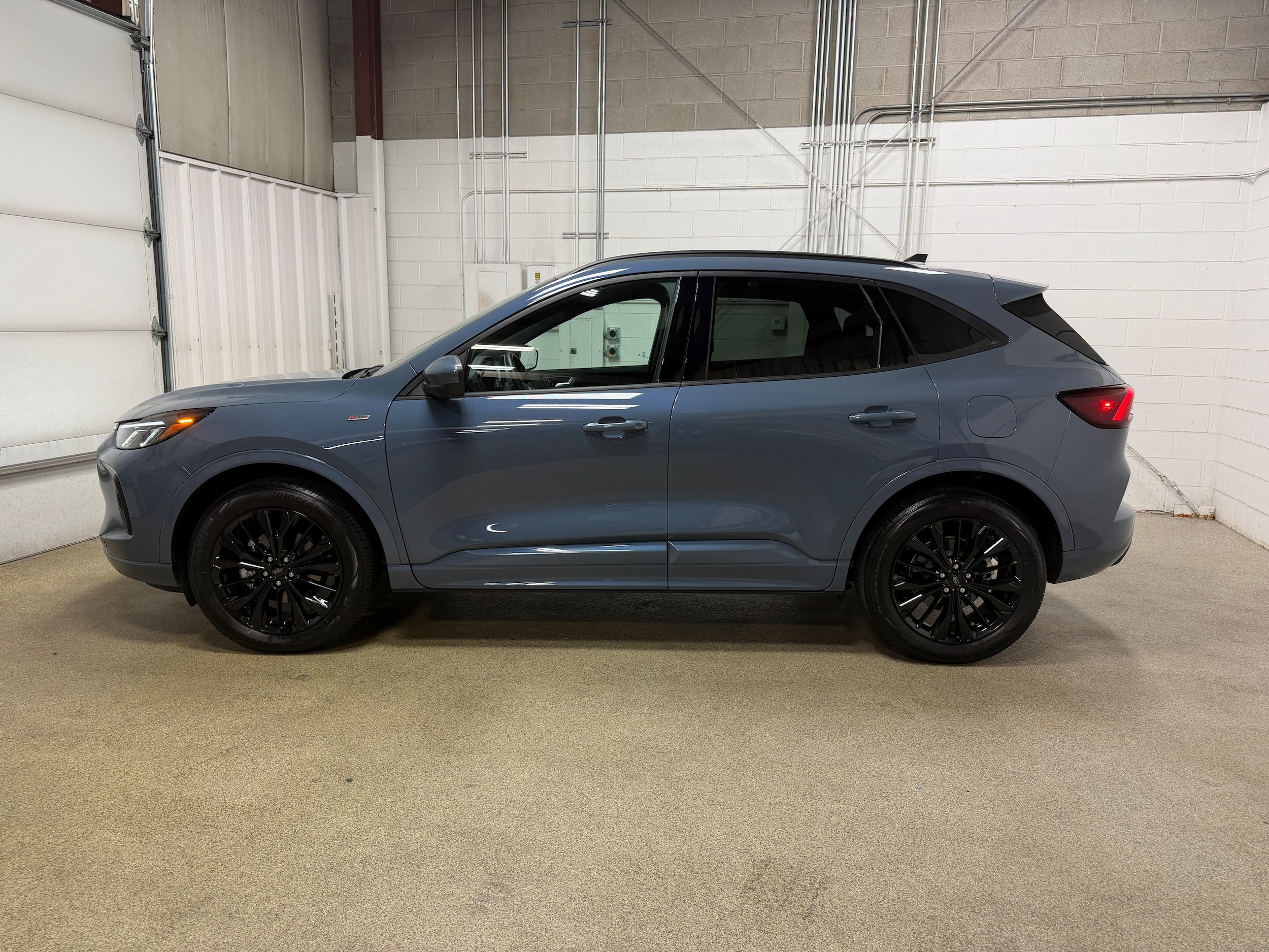 Certified 2025 Ford Escape ST-Line Elite w/ Premium Technology Package AWD/4WD image 6