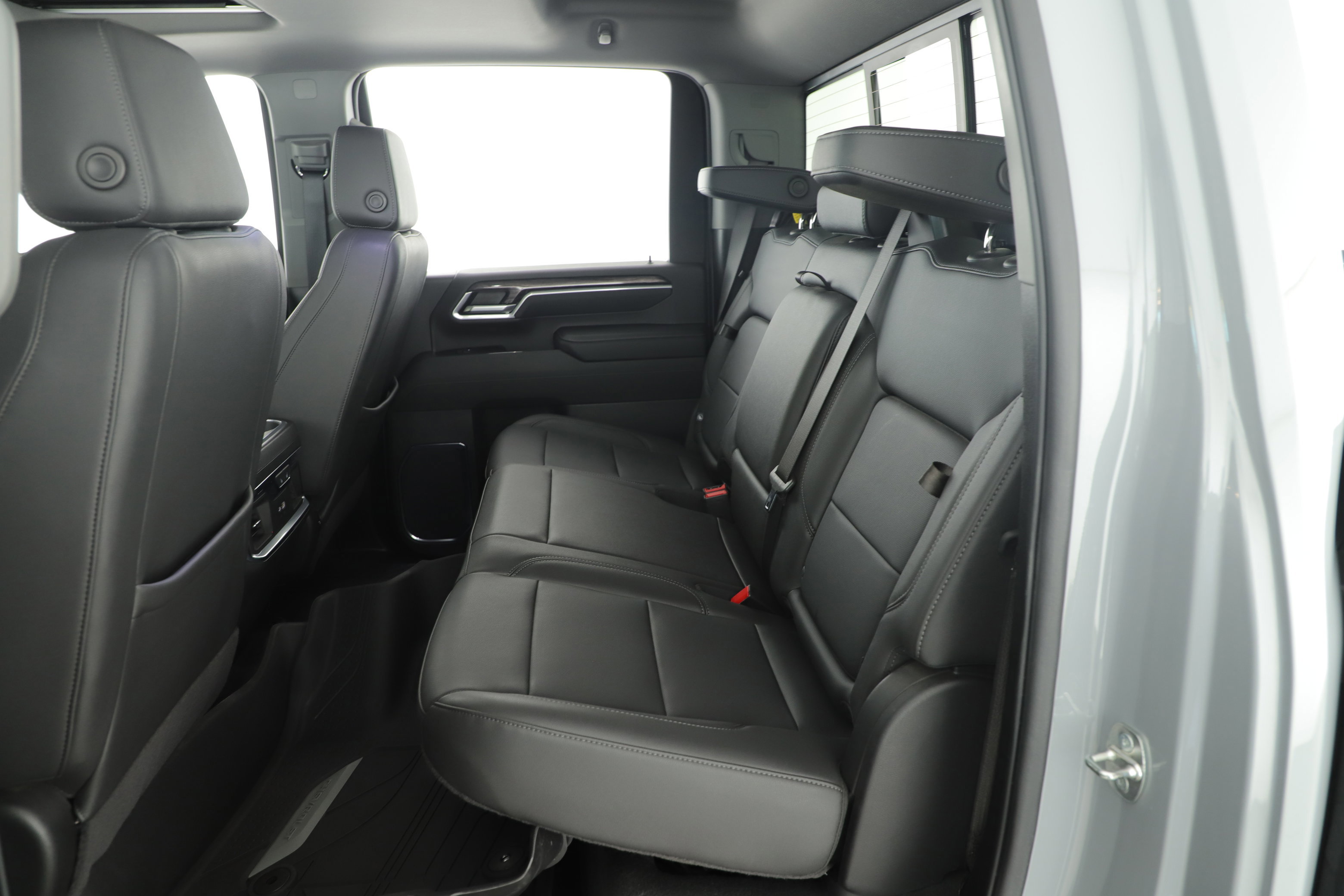 Used 2024 Chevrolet Silverado 2500 LTZ w/ LTZ Plus Package image 24