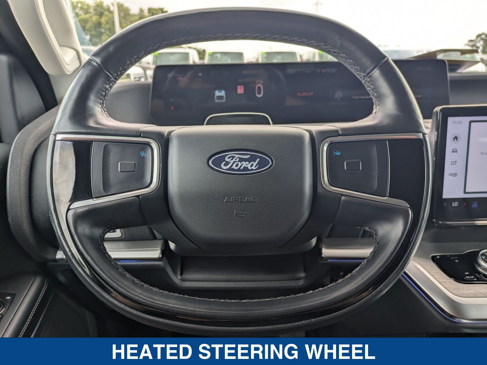 Certified 2025 Ford Expedition Platinum w/ Driver's Package AWD/4WD image 31