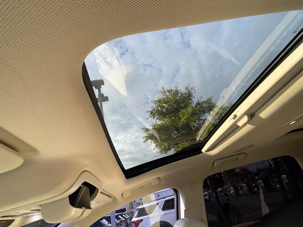 Used 2021 GMC Acadia Denali w/ Denali Technology Package FWD image 24