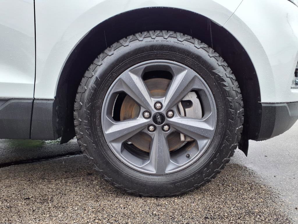 Certified 2022 Ford Edge SEL w/ Sport Appearance Package image 10