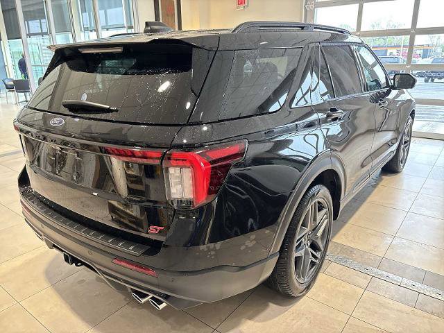 Certified 2025 Ford Explorer ST AWD/4WD image 3