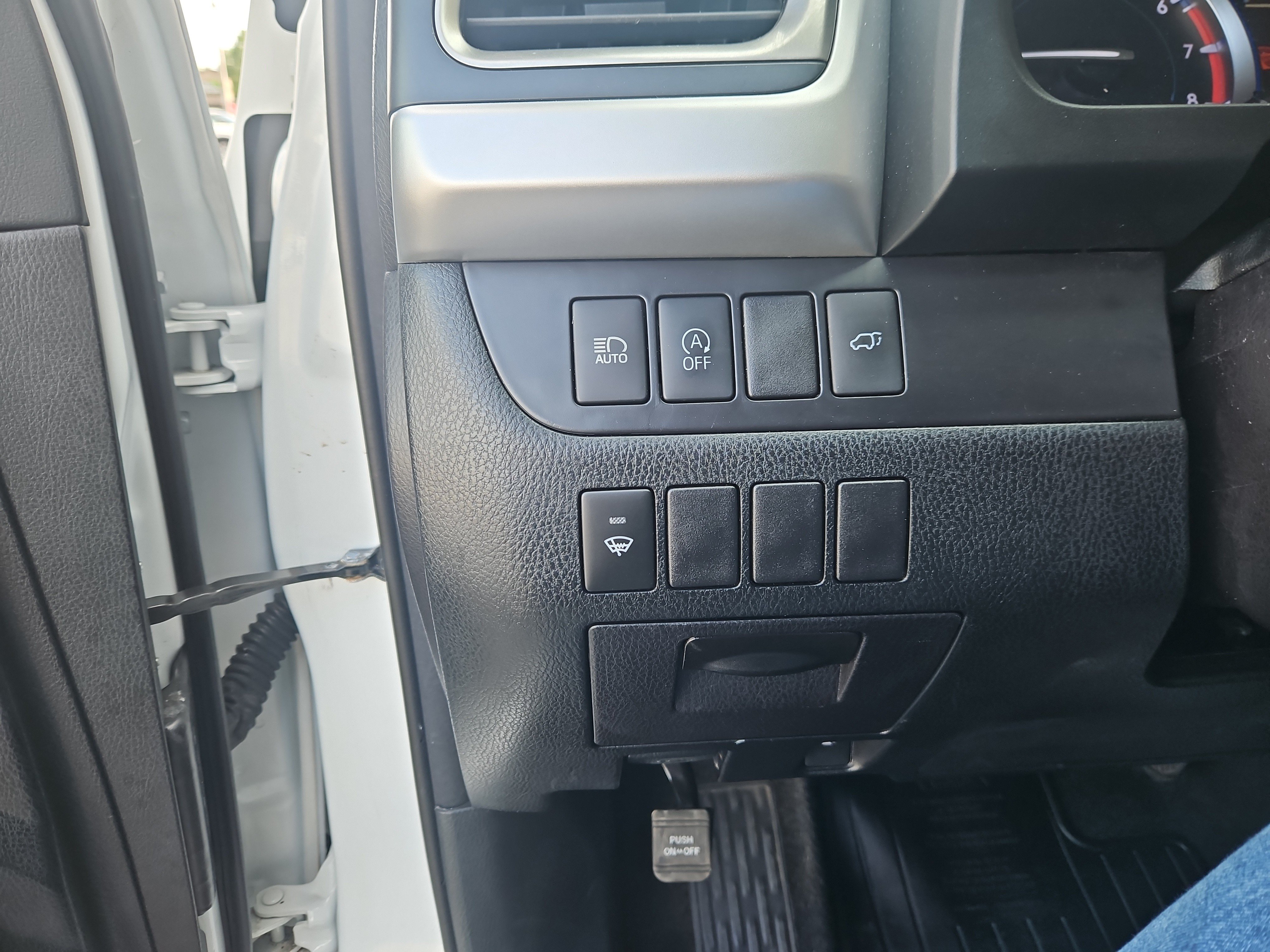 Used 2018 Toyota Highlander SE AWD/4WD image 22