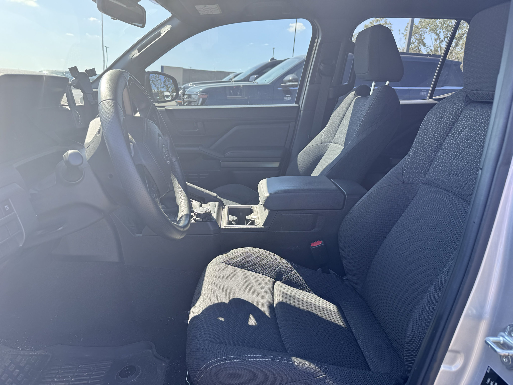Used 2025 Toyota 4Runner SR5 AWD/4WD image 12