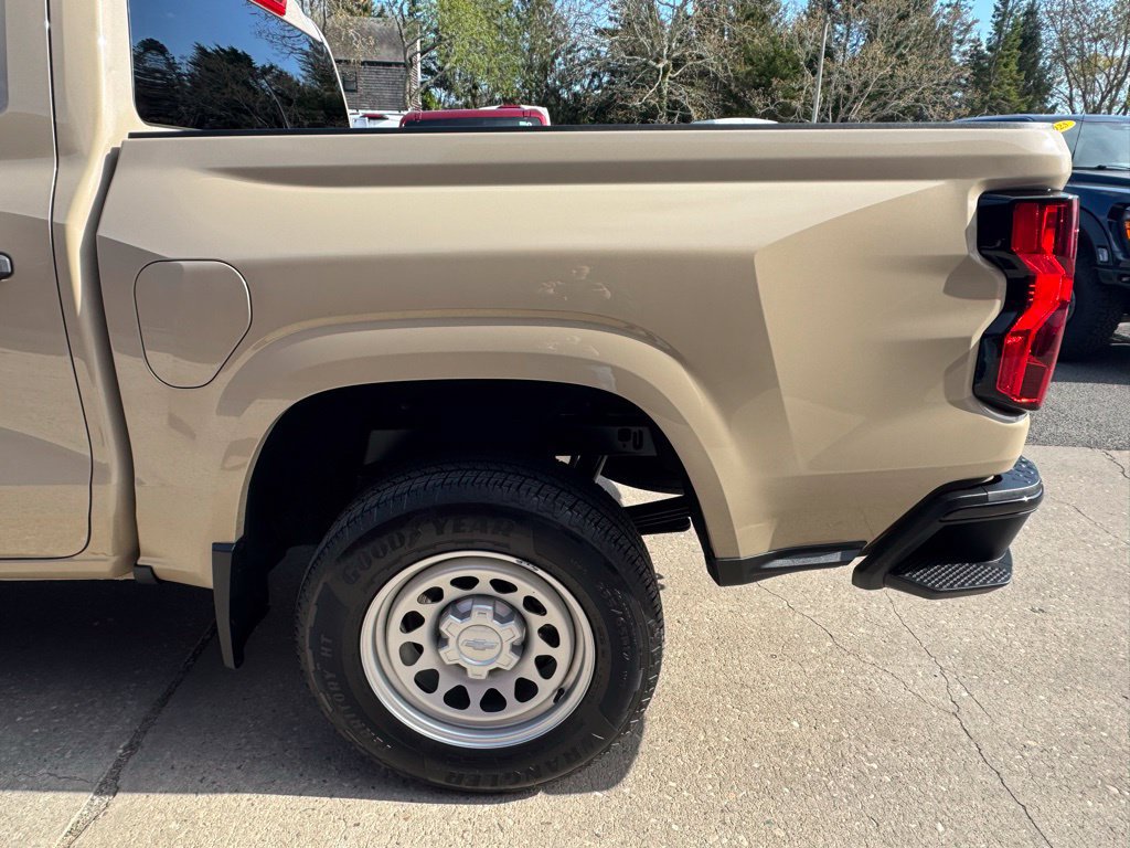 Used 2024 Chevrolet Colorado W/T RWD image 10