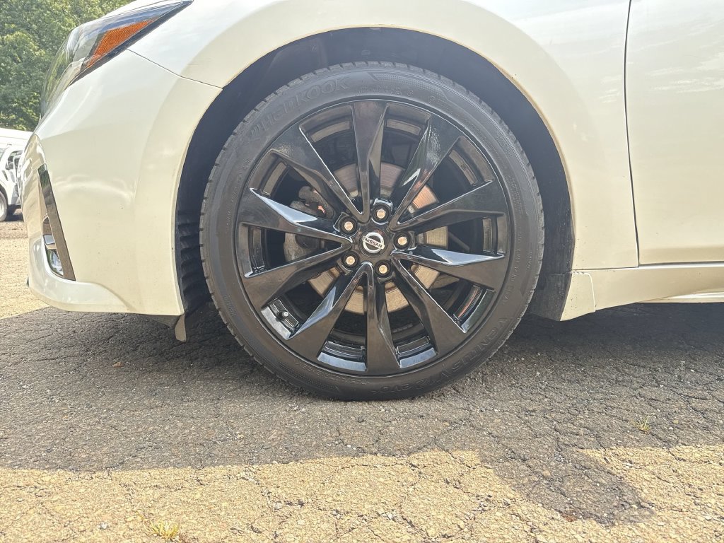 Used 2020 Nissan Maxima SR w/ Sport Mat Group FWD image 10