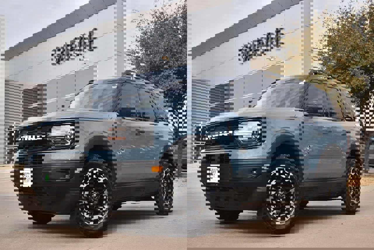 Certified 2023 Ford Bronco Sport Outer Banks w/ Tech Package image 2