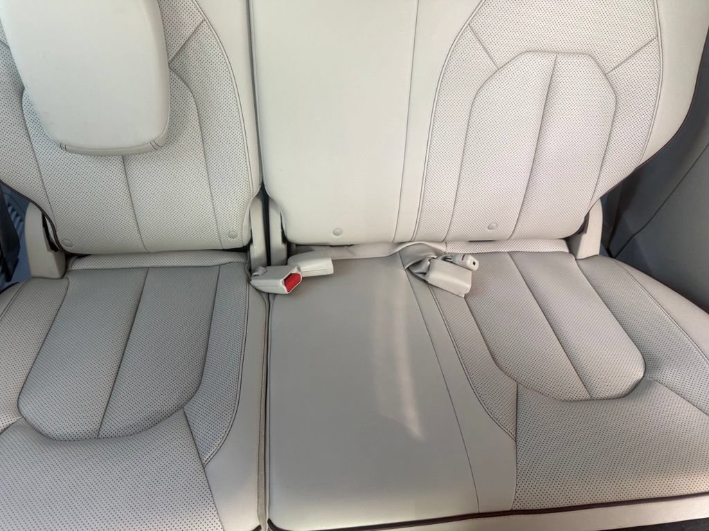 Used 2018 Chrysler Pacifica Limited w/ Advanced Safetytec Group FWD image 46
