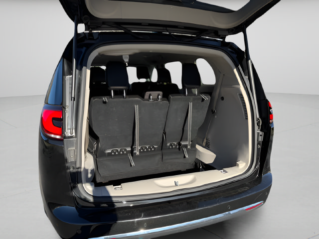 Used 2024 Chrysler Pacifica Touring-L FWD image 13