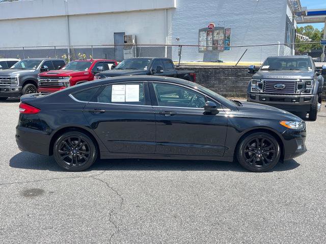 Certified 2019 Ford Fusion SE w/ Equipment Group 151A FWD image 2