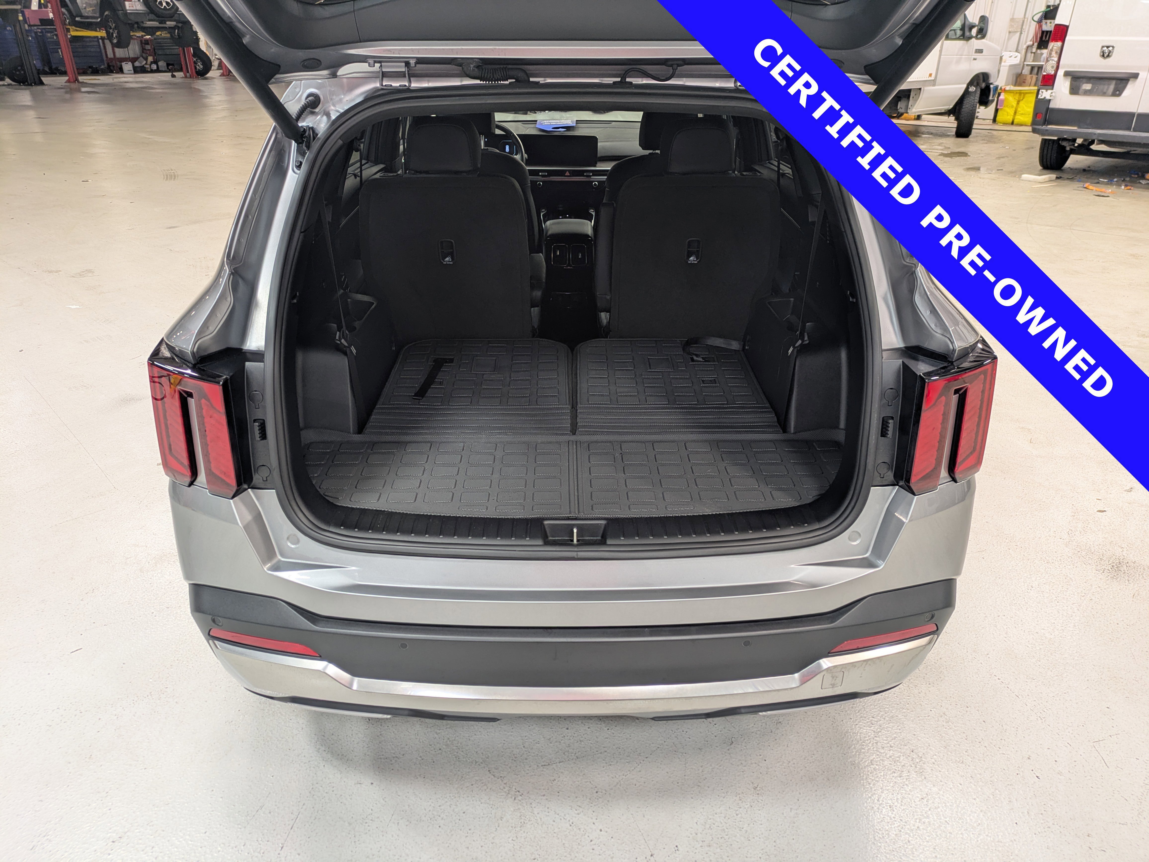 Used 2025 Kia Sorento SX Prestige image 13