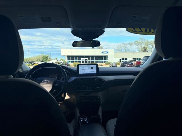 Certified 2022 Ford Escape SE w/ SE Sport Appearance Package image 25