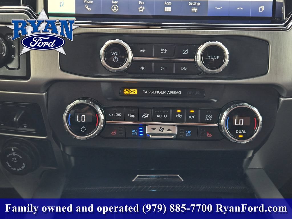 Certified 2022 Ford F350 Platinum w/ FX4 Off-Road Package AWD/4WD image 13