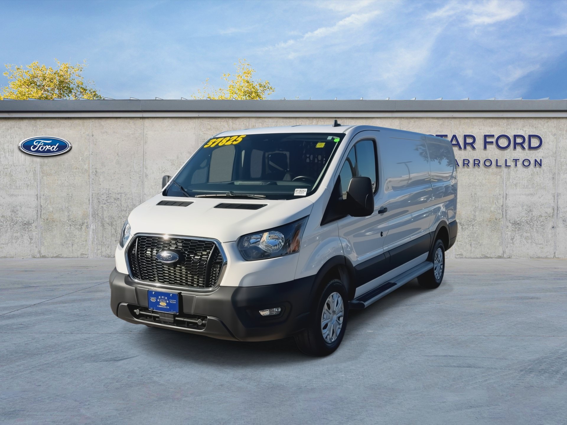 Certified 2025 Ford Transit 250 Low Roof w/ Exterior Upgrade Package RWD image 4