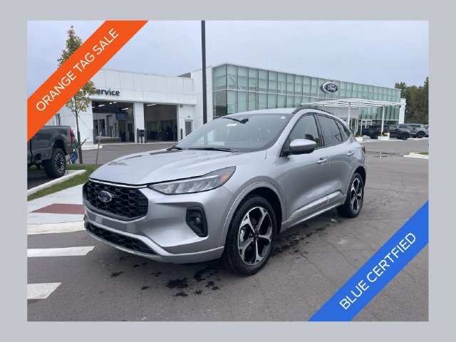 Certified 2023 Ford Escape ST-Line Select AWD/4WD image 1