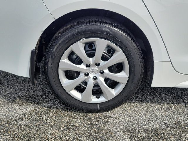 Used 2025 Toyota Corolla LE FWD image 6