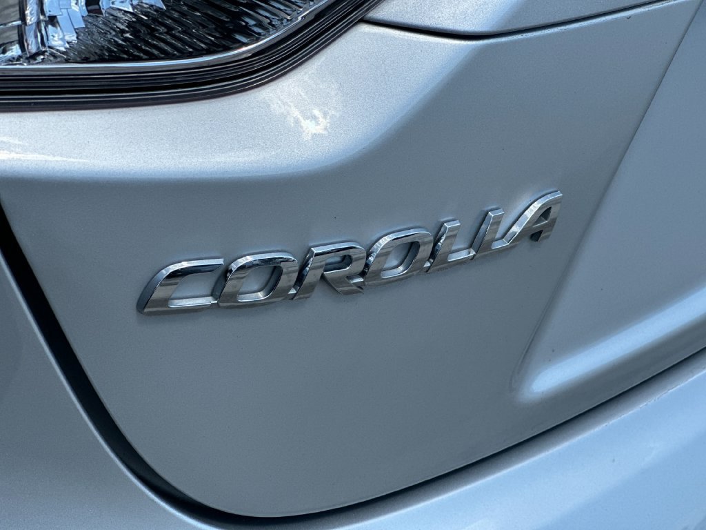 Used 2025 Toyota Corolla LE FWD image 25