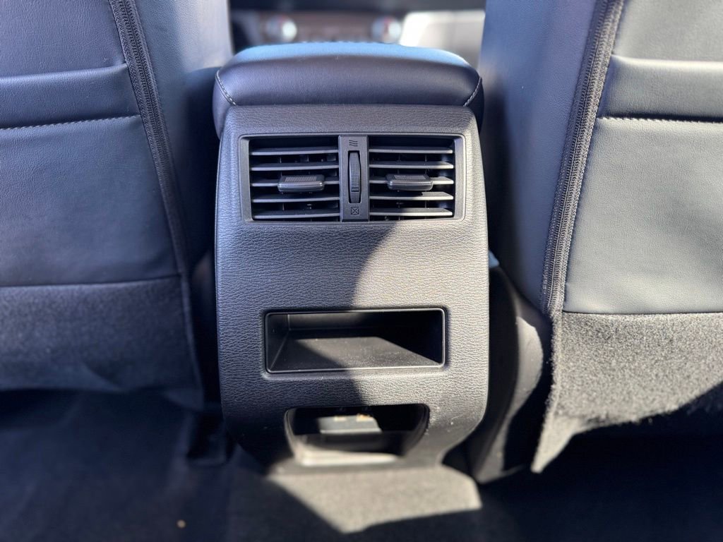 Used 2024 Mitsubishi Outlander SE image 32