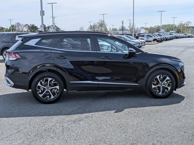 Used 2025 Kia Sportage EX w/ Premium Package FWD image 3