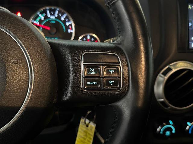 Used 2018 Jeep Wrangler Unlimited Sahara w/ Connectivity Group AWD/4WD image 19
