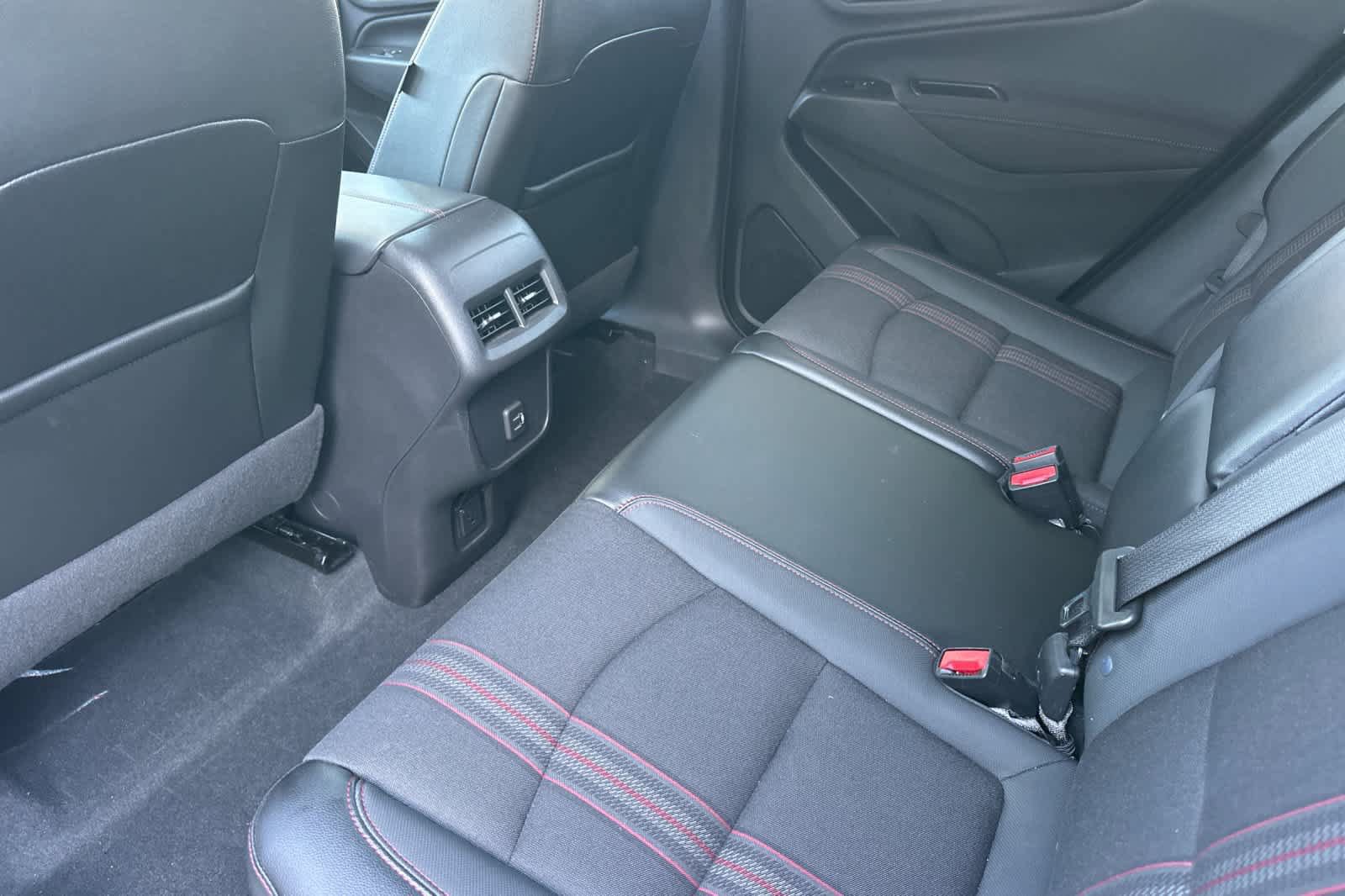 Used 2024 Chevrolet Equinox RS FWD image 4