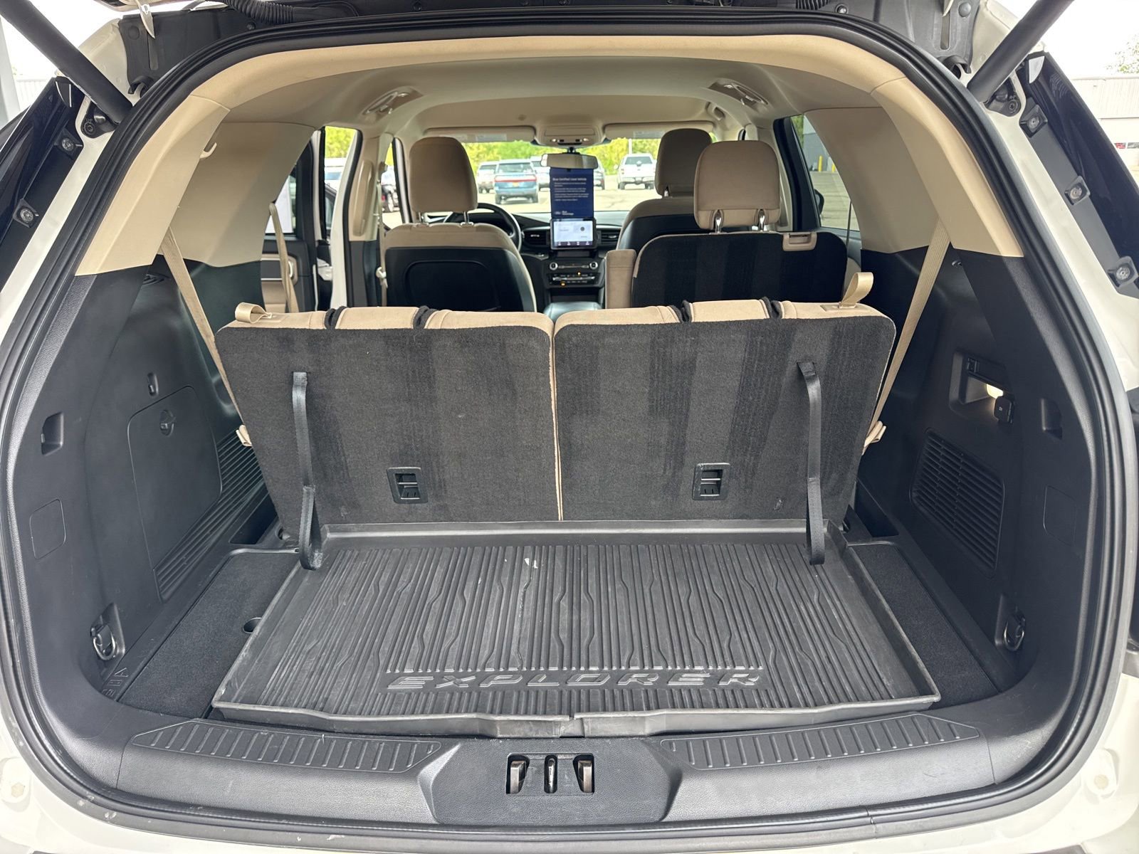 Certified 2020 Ford Explorer XLT w/ Comfort Package AWD/4WD image 40