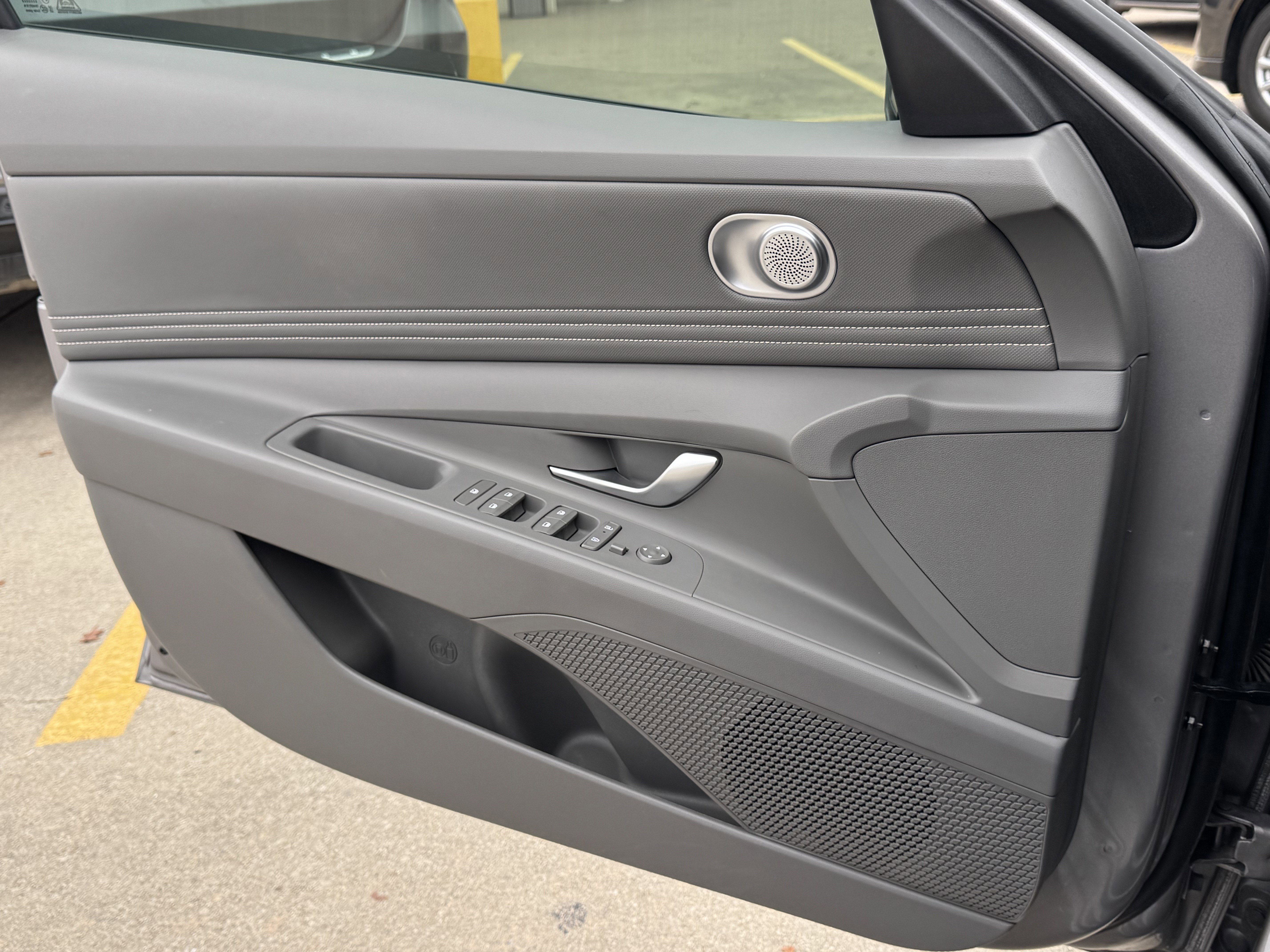 Used 2024 Hyundai Elantra SEL w/ Convenience Package image 22