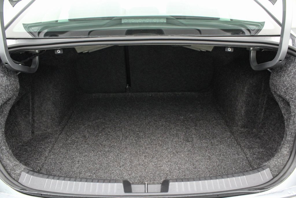 Used 2024 Volkswagen Jetta SE image 19