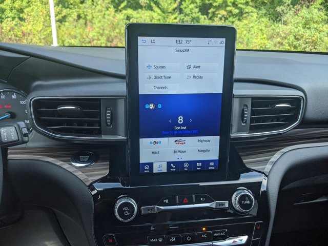 Certified 2022 Ford Explorer Limited w/ Limited Technology Package image 22