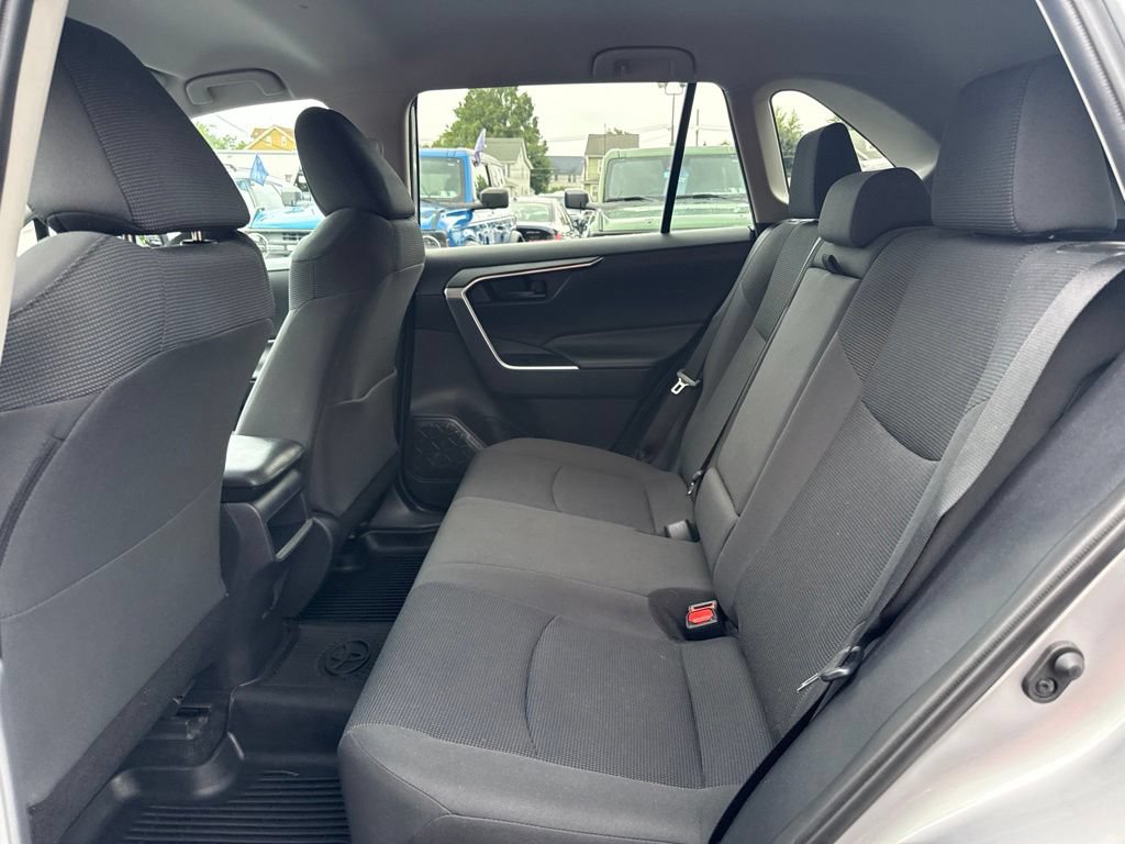 Used 2019 Toyota RAV4 LE w/ All Weather Liner Package AWD/4WD image 15