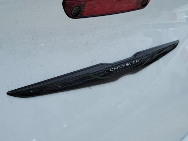 Used 2023 Chrysler 300 C RWD image 6