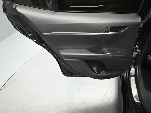 Used 2024 Toyota Camry SE image 23