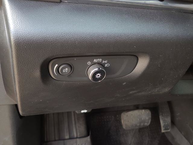 Used 2023 Chevrolet Traverse LT FWD image 24