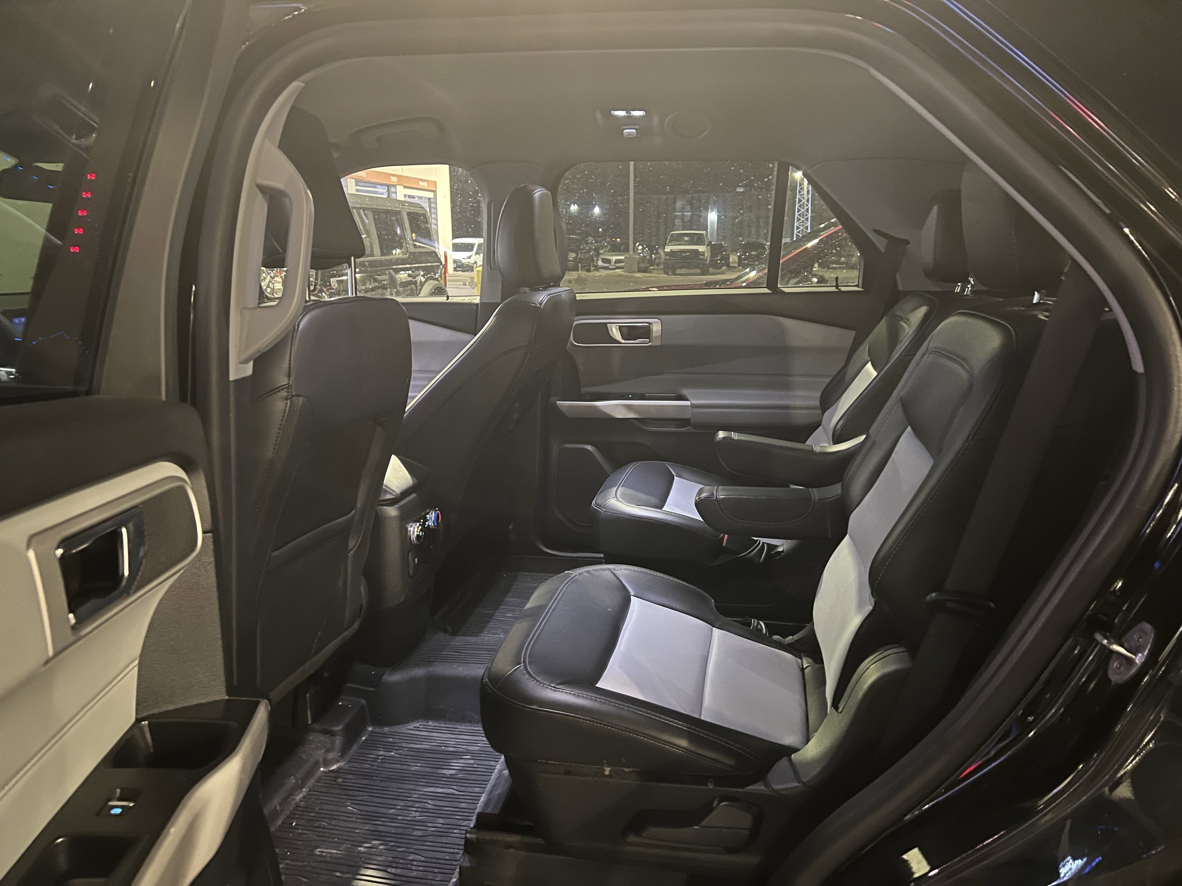 Certified 2022 Ford Explorer XLT w/ Equipment Group 202A image 9