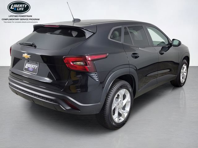 Used 2024 Chevrolet Trax LS w/ LS Convenience Package image 5