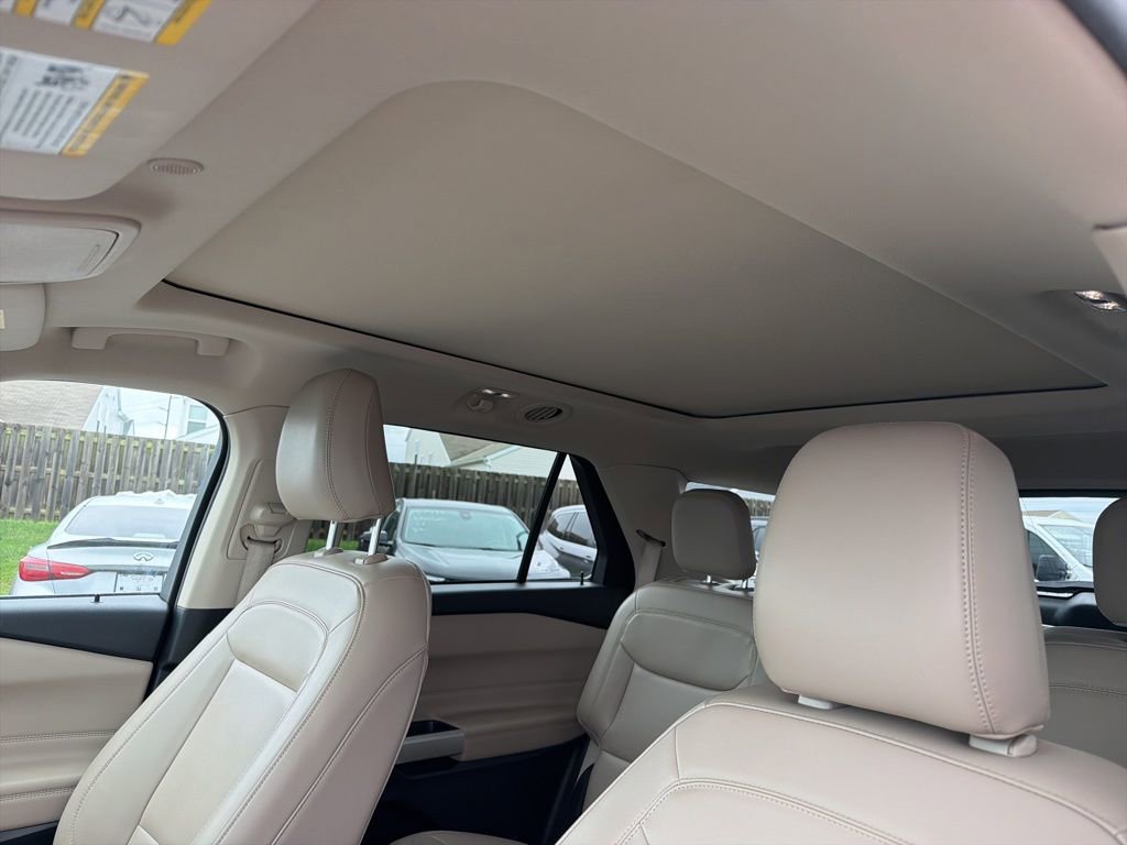 Certified 2023 Ford Explorer XLT w/ Equipment Group 202A image 7