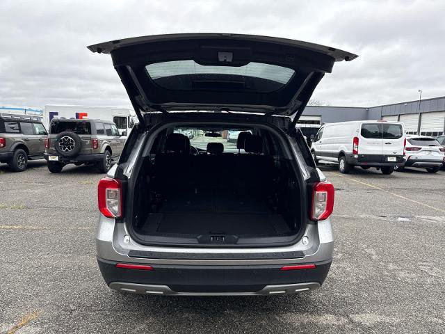 Certified 2023 Ford Explorer XLT w/ Equipment Group 202A image 10